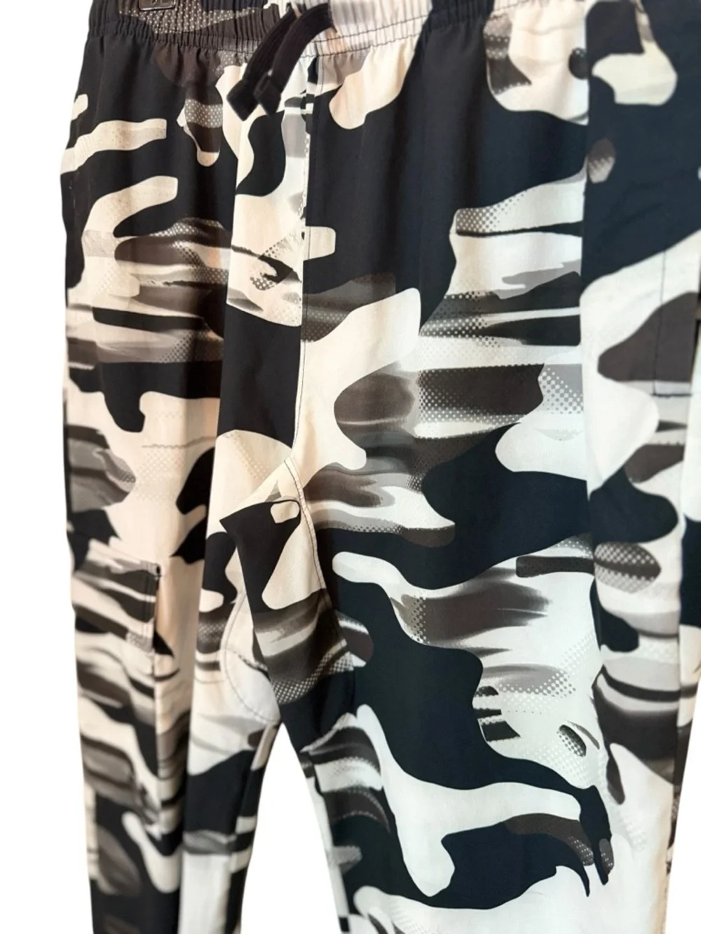 Under Armour Youth YXL Black Gray Camo Jogger Pants Athletic Stretch Cargo